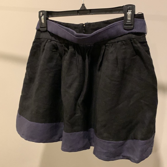 Short Black and Navy Skirt with Pockets - Picture 4 of 4